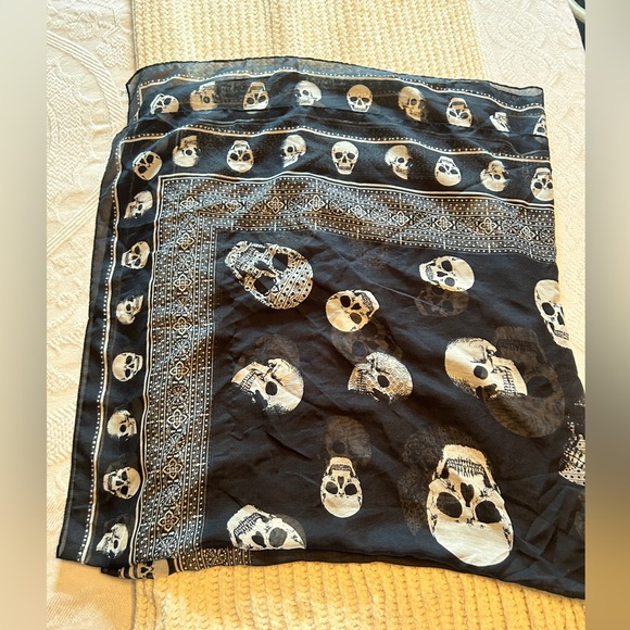 Navy Blue White Skull Scarf Wrap Lightweight - Picture 3 of 5